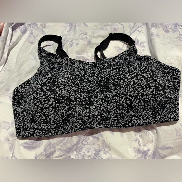 Lululemon Bra - Picture 1 of 3